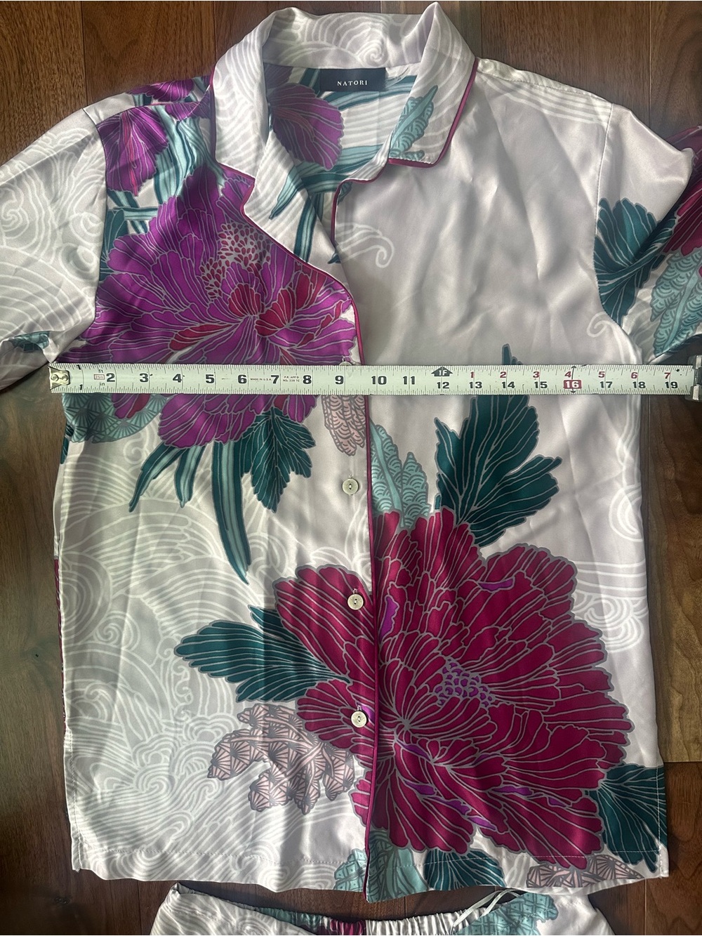 Natori Silky Peony Blossom Notch PJ Set; Size XS - Picture 8 of 9